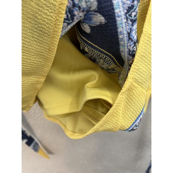 NWTs Trixxi Short Sleeve Yellow and Blue Floral Faux Wrap Romper Size XS - Picture 5 of 16